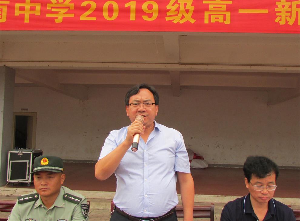 刘校.jpg 刘校.jpg