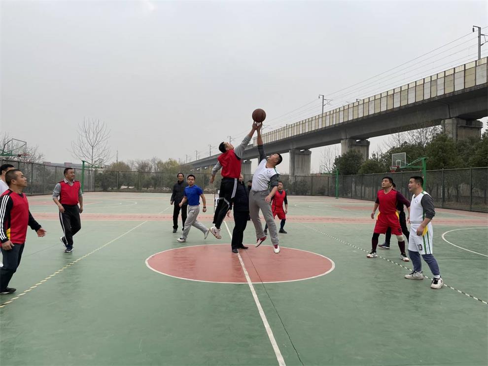跳球.jpg 跳球.jpg